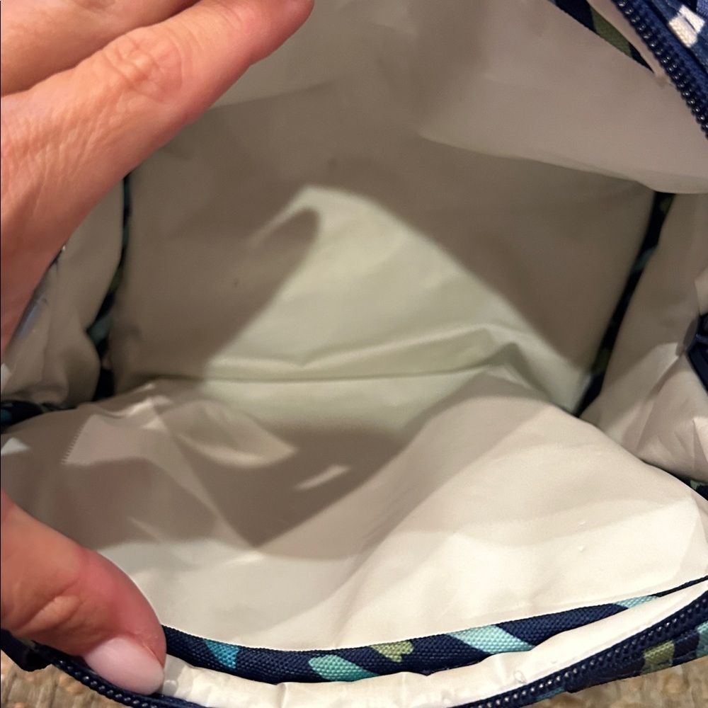 Vera Bradley Navy and Green Patterned lunch bag - Picture 6 of 10